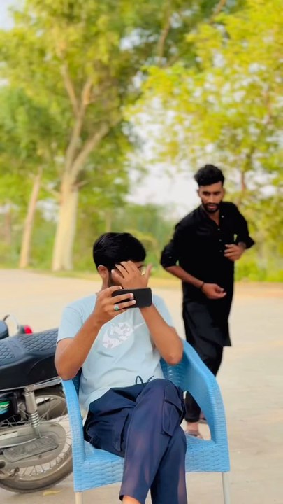 ik phone krna hai