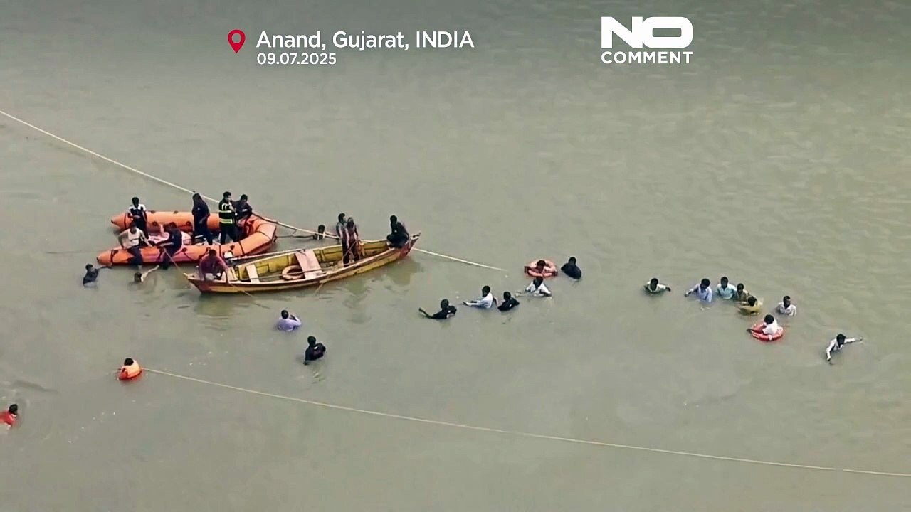 Mehrere Tote nach Brückeneinsturz in Indien: Fahrzeuge stürzen in Fluss