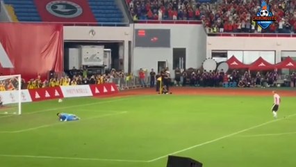 Lamine regala un show durante sus vacaciones en Shanghái