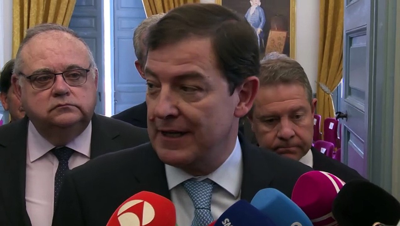 Mañueco responde a las acusaciones de corrupción de Sánchez: "Es como los calamares, echando tinta contra todo el mundo"