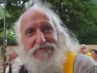 Militant anti OGM sur le projet de loi OGM