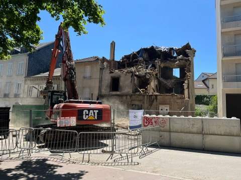 Un immeuble du centre-ville de Limoges démoli ce mercredi 9 juillet