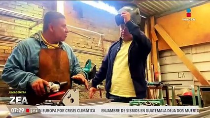 Atalo Mata se convirtió en soldador de muebles exhibidores por un día