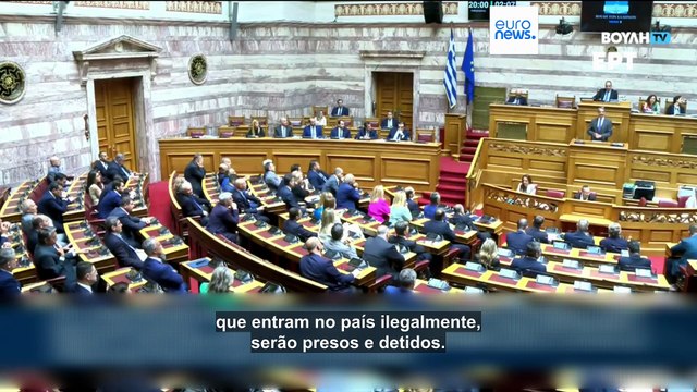 Grécia aplica suspensão de três meses aos pedidos de asilo para migrantes do Norte de África