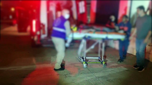Jovem cai de telhado de seis metros no Guarujá e vai parar no hospital