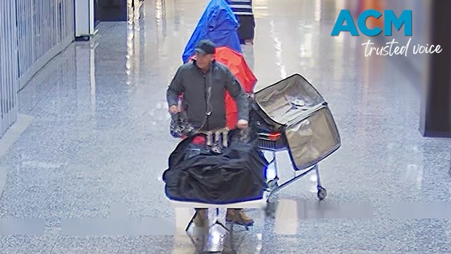 Unbalanced robbery: 52 right-foot shoes stolen from shopping centre