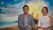 Álex González y Silvia Alonso protagonizan Suspicious Minds en Hulu, una serie “única y perfecta para todo el mundo”
