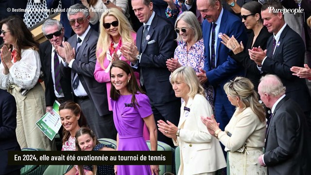Kate Middleton arrive à Wimbledon : elle débarque en solo, jaune pâle, jupe plissée et noeud de rigueur