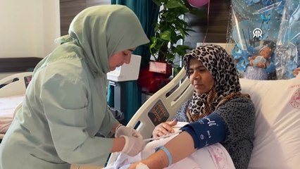 53 yaşında ikiz bebek annesi oldu