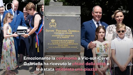 Charlene di Monaco e Gabriella, eleganza madre-figlia in fiore nel sud della Francia