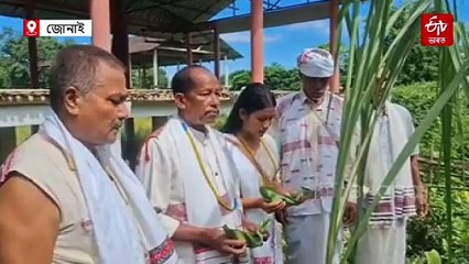 ওপৰত চোকা ৰ'দ, তলত একাঁঠু বোকা আৰু মুখত ঐনিতমৰ সুৰ...