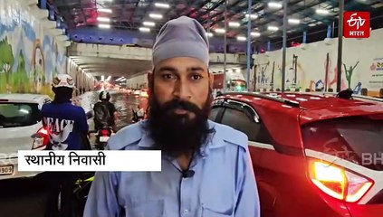 गुरुग्राम में बाढ़ से हालात, सड़क धंसने से गड्ढे में समाया ट्रक, घंटों जाम में फंसे लोग, तालाब बना हाईवे