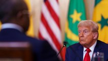 Momento bochornoso de Trump elogiando el inglés del presidente liberiano, el idioma oficial del país