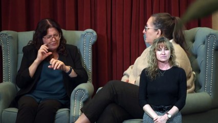 Auslan interpreters make live music accessible to deaf community