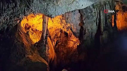 350 milyon yıllık tarih! Sıcaktan bunalanlar o mağaraya kaçıyor