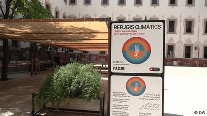 In Barcelona, Spaniards flee to heat shelters