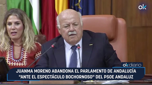 Juanma Moreno abandona el Parlamento de Andalucía ante el espectáculo bochornoso del PSOE andaluz