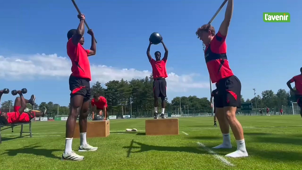 Le Standard en stage: séance matinale entre musculation et ateliers ludiques