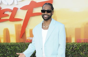 Big Sean has dismissed speculation he has fake abs