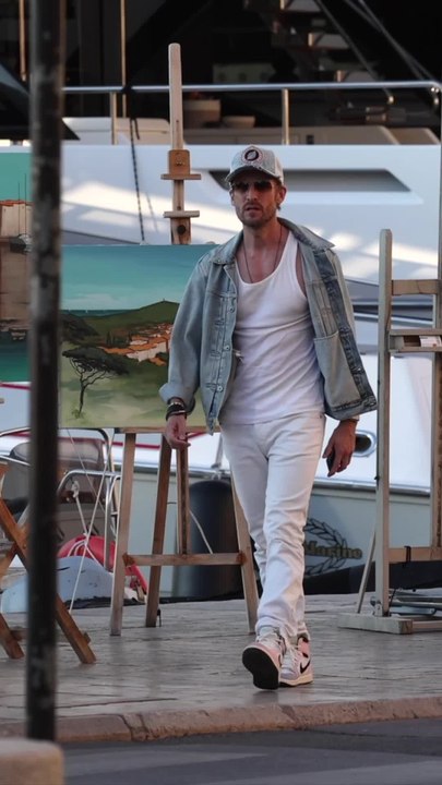 Philippe Lacheau en balade à Saint-Tropez