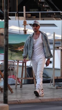 Philippe Lacheau en balade à Saint-Tropez