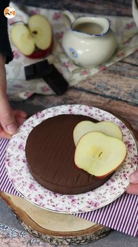 Fudge de chocolate e maçã, uma sobremesa superfácil de fazer com apenas 2 ingredientes!