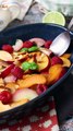 Salada de frutas com pêssego, damasco e framboesa leve e deliciosa