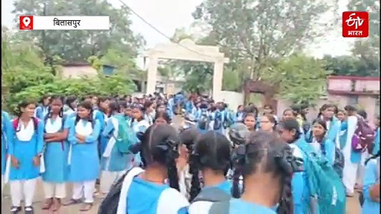 स्कूल में सैलाब, मैदान बना तालाब, ओवरफ्लो होकर नाले का पानी भरा, पढ़ाई प्रभावित; बिलासपुर से ग्राउंड रिपोर्ट