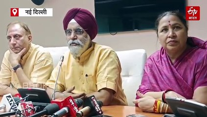 दिल्ली नगर निगम की बैठक फिर चढ़ी हंगामे की भेंट, 'आप' ने किया कच्चे कर्मचारियों को पक्का करने को लेकर प्रदर्शन