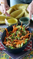 Insalata di riso croccante con salmone piccante: pronta in pochi passaggi