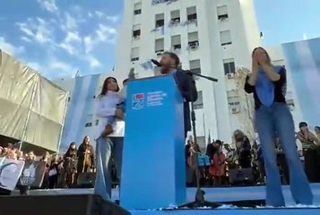 Federico Otermín en la Plaza Grigera celebrando el Día de la Independencia