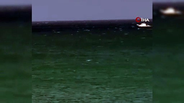 Sinop’ta kano ile sürüklendikleri denizin ortasında mahsur kalan 2 genç kurtarıldı