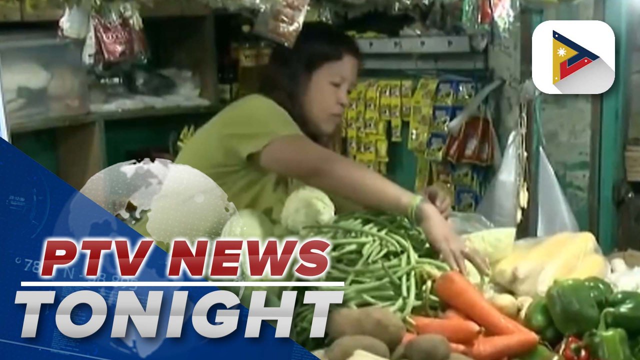 Consumers queue early for Kadiwa ng Pangulo stall in Kamuning