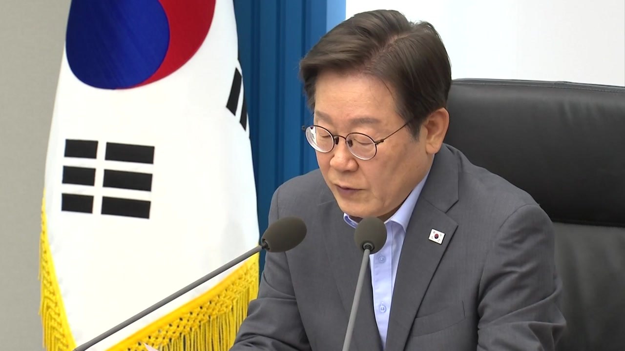 이 대통령 "유례없는 폭염...국민 건강·재산 보호 행정력 총동원" / YTN