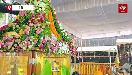 शिर्डीत गुरुपौर्णिमा उत्सव; साई भक्तांनी साईचरणी अर्पण केली 'सोन्या चांदीची गुरुदक्षिणा', पाहा व्हिडिओ