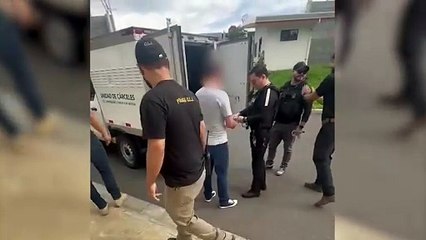 ext-oficiales-detenidos-en-la-reforma-100725