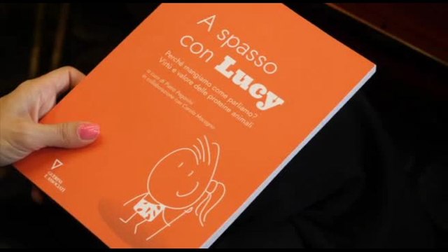 Libri, A spasso con Lucy : la scienza e le proteine animali