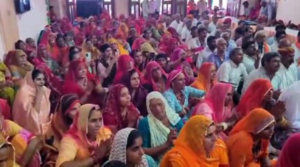 गुरुओं का पाद प्रक्षालन कर किया पूजन, चढ़े पुष्प, शिष्यों को मिला आशीर्वाद