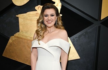 Kelly Clarkson estaba 'devastada' por posponer la apertura de su tan esperada residencia en Las Vegas
