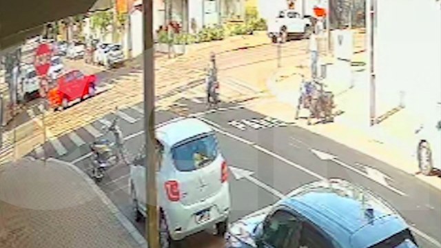 Câmera registra mais um acidente de trânsito na Rua Mato Grosso