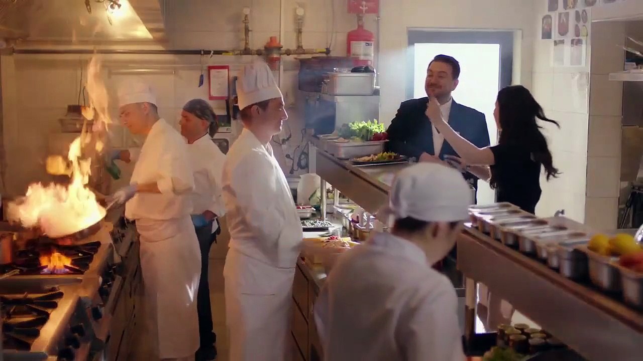 مسلسل فندق الأحلام مدبلج - الحلقة 13