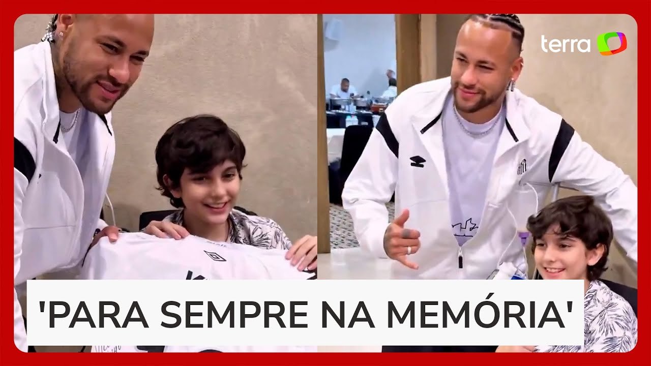 Neymar faz visita surpresa para criança santista com síndrome rara: 'Para sempre na memória'