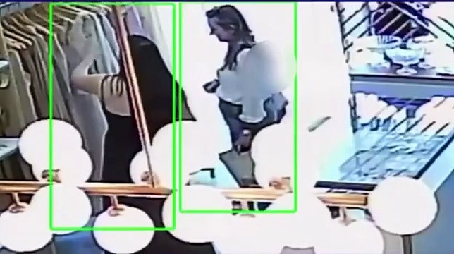 Vereadora é flagrada furtando roupa em loja