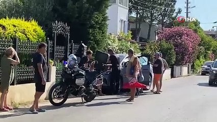 Alkollü kadın sürücünün kullandığı araç bahçe duvarına çarparak durabildi