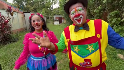 Se enamoraron y terminaron haciendo reír juntos a todo un cantón