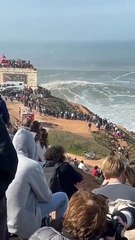 The size of the waves in Nazaré Portugal