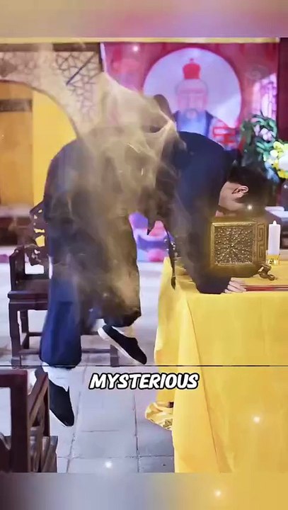 Man traveled through time to the bathroom of an empress   #reel #shorts #tvdrama #drama #moviereview #cdramalover #chinesedrama #cdrama