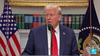 Juez bloquea temporalmente orden de veto a ciudadanía por nacimiento de Trump
