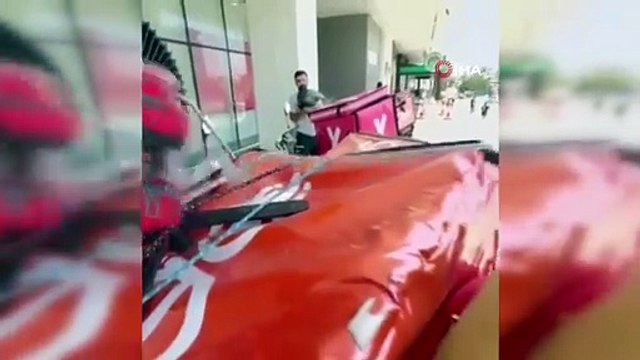 Bursa'da kavurucu sıcakta kuryenin bulduğu çözüm beğeni yağmuruna tutuldu