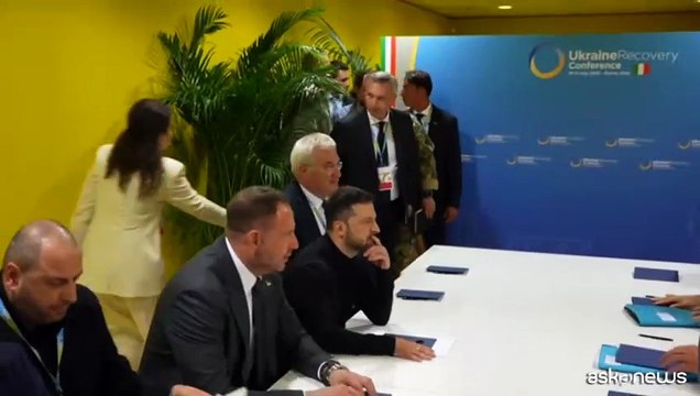 Zelensky incontra il cancelliere tedesco Merz a Roma e lo ringrazia